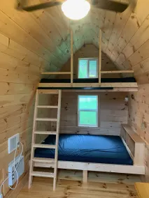 Cabin on River! - Image 3