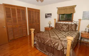 3 chambres, 2 salles de bain, facile d’accès, porche couvert, vues diligentes et Internet - Image 4