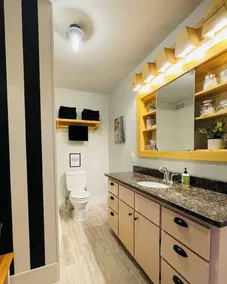 Riverfront 3BR cottage in Brainerd’s Vacationland. Stunning Nokasippi River sunsets, fully stocked kitchen, fire pit, 10 min to downtown. Perfect for families, groups & remote workers. - Image 4