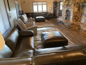 7 Bedroom Country Lodge Close to Town - Rooster Roost Ranch Lodge - Image 5