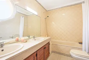 Villa con giardino, piscina e terrazza - Image 2