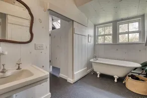 Cozy Orient Farmhouse on 1.6 Acres with Pool and Walk to Beach - Image 2