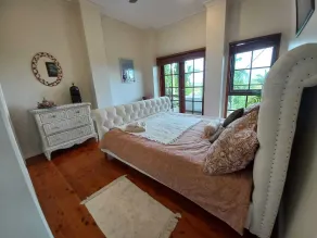 The Junglehouse Noosa - Image 5