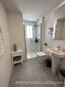 Vivre au plus haut étage dans le Pretty Penthouse Estepona! - Image 4