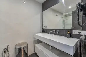 Unique Apartment - Image 2