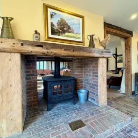 Spacious converted barn perfect for families! - Image 2