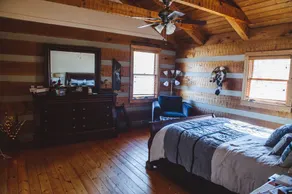 Fully furnished log cabin, family and pet friendly. - Image 4