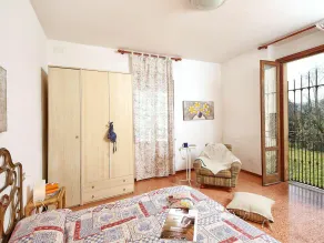 Fin lejlighed for 6 personer med klimaanlæg, WIFI, pool, TV, gårdhave og kæledyr tilladt - Image 3