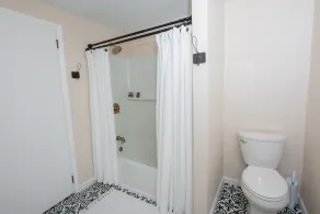Spacious Retreat, High Speed Wi-Fi! Walk To Lake and Camp of the Woods! - Image 3