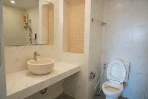 Matini Premium Hotel - Image 2