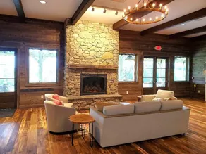 Modern Farmhouse Styled Lodge med vacker utsikt och en restaurang - Image 5