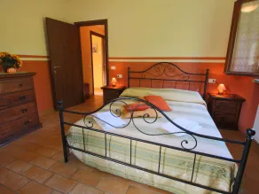 Apartment in Marche with Pool and Mountain Views - Image 4