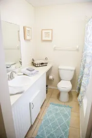 Bright 2-bed, 1-bath condo in the heart of Indian Rocks Beach, just a 2-min walk to the sand and steps from local cafés & shops. Enjoy a shared POOL, private balcony, washer/dryer, free parking — ideal for couples, friends, families & pet-friendly! - Image 3