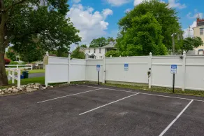 Spacious 4BR Stratton House: A Historic Downtown Stay Backing to Culp's Hill - Image 4