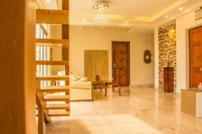 LUXURY        Apartment - Image 5