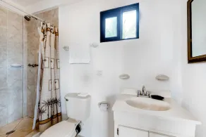 Upper-Level Resort Gem with Great Views, WiFi, AC, Shared Pool & Rooftop Deck - Image 2