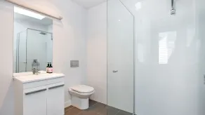 A beautiful combination of old and news in this 4 bedroom cottage - Image 3