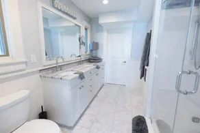 Luxury Waterfront Property 360 water views - Image 2