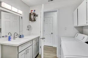 Your Bridge City Bliss Awaits in this 3 Bdrm Gem! - Image 4