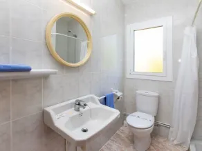 Smuk lejlighed for 4 personer med WIFI, TV og balkon - Image 2