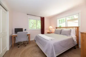 In the Trees- Relaxing getaway with hot tub! 400ft to private Lake Access! - Image 4