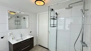 Tastefully decorated and comfortable vacation villa for 6 people, with Wi-Fi - Image 5