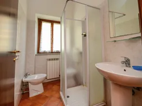 Mansion in Apecchio near Lake - Image 4