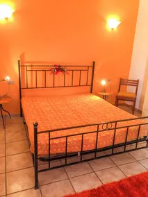 Buon gusto appartamento di 2 locali in un piccolo residence con piscina - Image 4