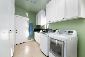 Chateau Blanc Main House & Guest House Cottage - Image 2