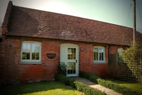 Peper is a cosy cottage in the heart of rural Kent. Converted stables. - Image 4