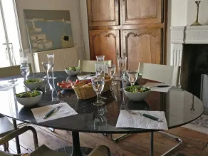 Superb one-bedroom apartment with terrace, fenced garden and shared pool - Image 5