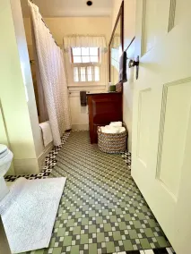 Classy home w/ deck & fenced yard only 2 blocks from the fairgrounds!! - Image 2