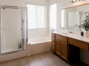 Spacious Cozy Home Near Almeria Park - Image 3