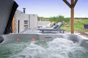 Luxury bed and parking Wulpenweid with wellness garden  - Image 3