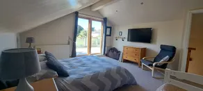 Luxury Private Annexe & Hot Tub Set Within Gardens With Summer House - Image 3
