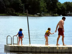 Koppla av, njut av utsikten, komma bort från allt på Cedar Lake, Nashua, IA! - Image 3