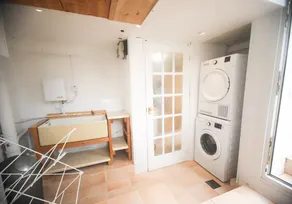 Une propriété de 6 chambres, à 2 minutes à pied du front de mer, de la plage et des restaurants. - Image 3