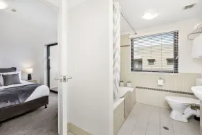 City View 1BR Gem on Mounts Bay Road - Image 2