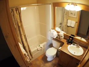 Multi level 3 bedroom condo with easy access to ski runs and view of Mt. Morrisey - Image 3