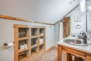 Getaway Chalet Pickwick! HOT TUB!! FirePit 5 mins Pickwick Landing! - Image 3