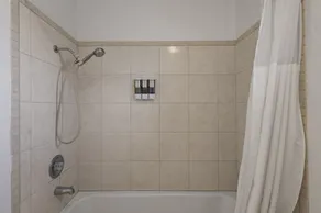 Charming 3 Bedroom 2 Bath Home in Chico’s Peaceful Avenues - Image 4