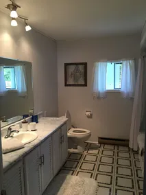 Stunning Waterfront! Easy access stairs to water, wifi. Central AC , 2 bathrooms - Image 3