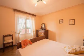 Casa Caprifoglio B: A characteristic and welcoming apartment that is part of an ancient country house surrounded by the greenery, with Free WI-FI. - Image 5