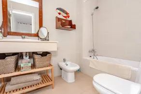 Apartamento 'Vista Faváritx' con piscina compartida, Wi-Fi y aire acondicionado - Image 2