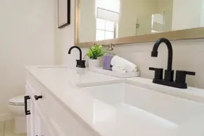 Modern Designer Home w/ King Bed - 30 minutes to all the theme parks! - Image 5