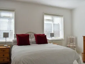 2 bedroom accommodation in Whistable - Image 4