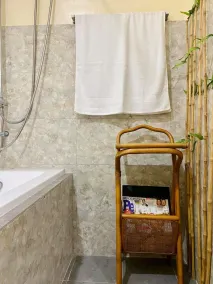 **Newly Renovated - 4BR AC, WIFI - Near Alabang - Image 5