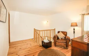 2 Bedroom Beautiful Home In St Didier - Image 2