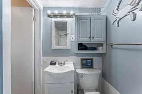 Pet Friendly/Private Porch/Tub + NFLX  1BR 1BA - Image 4