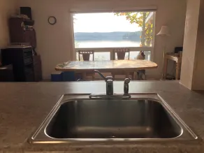 Cottage près de Minden, plage de sable, quai privé, grande cuisine, soleil toute la journée sur le quai - Image 2